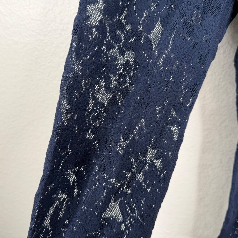 Abercrombie Fitch Women's Perfect Stretch Sheer Lace Capris Navy Blue Sz M - Picture 6 of 9